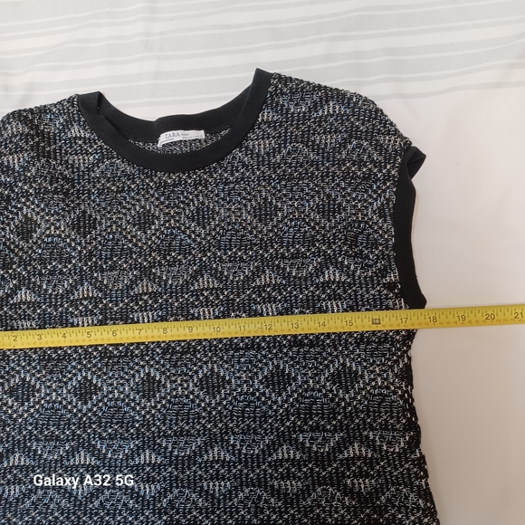 Zara Women Sz S Black and Gray Patterned Crop Top The label is missing, look at - Picture 12 of 12